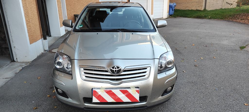 Toyota Avensis 115.000 km 5.500 &euro; Hohenwarth 93480