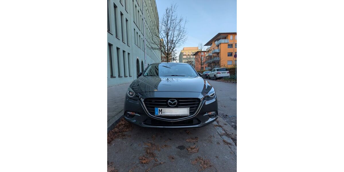 Mazda 3 65.300 km 12.900 € München 81477