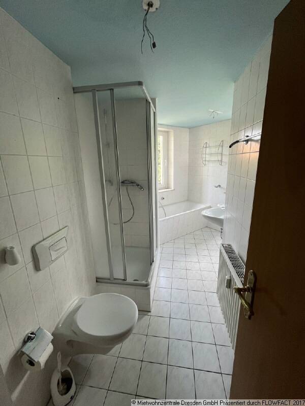 Super 2-RaumWohnung mit Einbauküche Badewanne und Balkon in der Südvorstadt !!!!