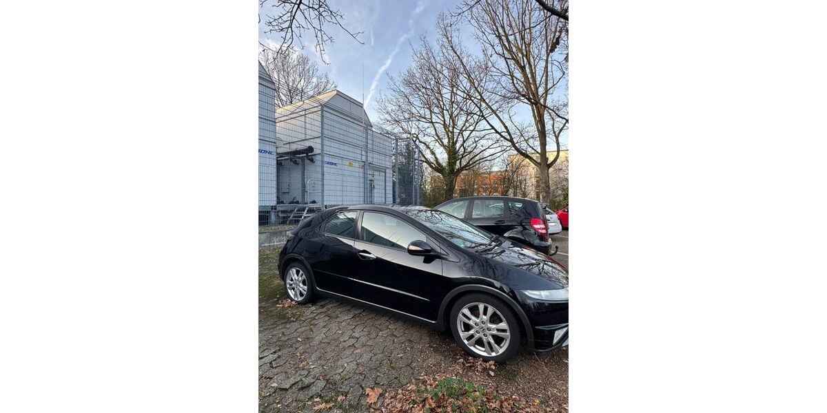 Honda Civic 190.000 km 4.200 &euro; Düsseldorf 40225