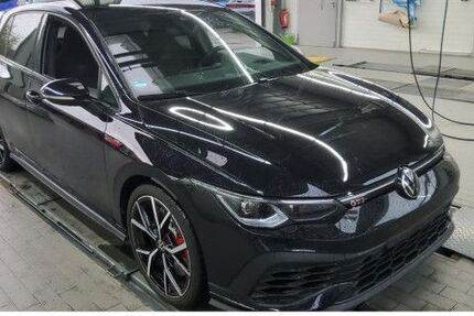 VW Golf 33.796 km 34.980 &euro; Hanau 63452