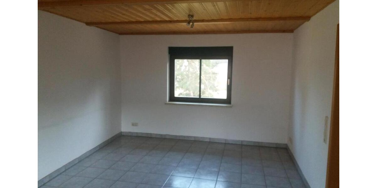Etagenwohnung Sonnewalde - 3 Zimmer, 130 m&sup2;, 550&euro; | Angebot:27633047