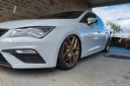 Seat Leon 110.991 km 14.999 &euro; Weißenfels 06667