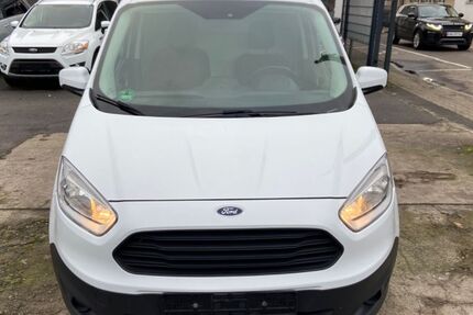 Ford Transit Courier 83.000 km 9.900 &euro; Hanau 63450