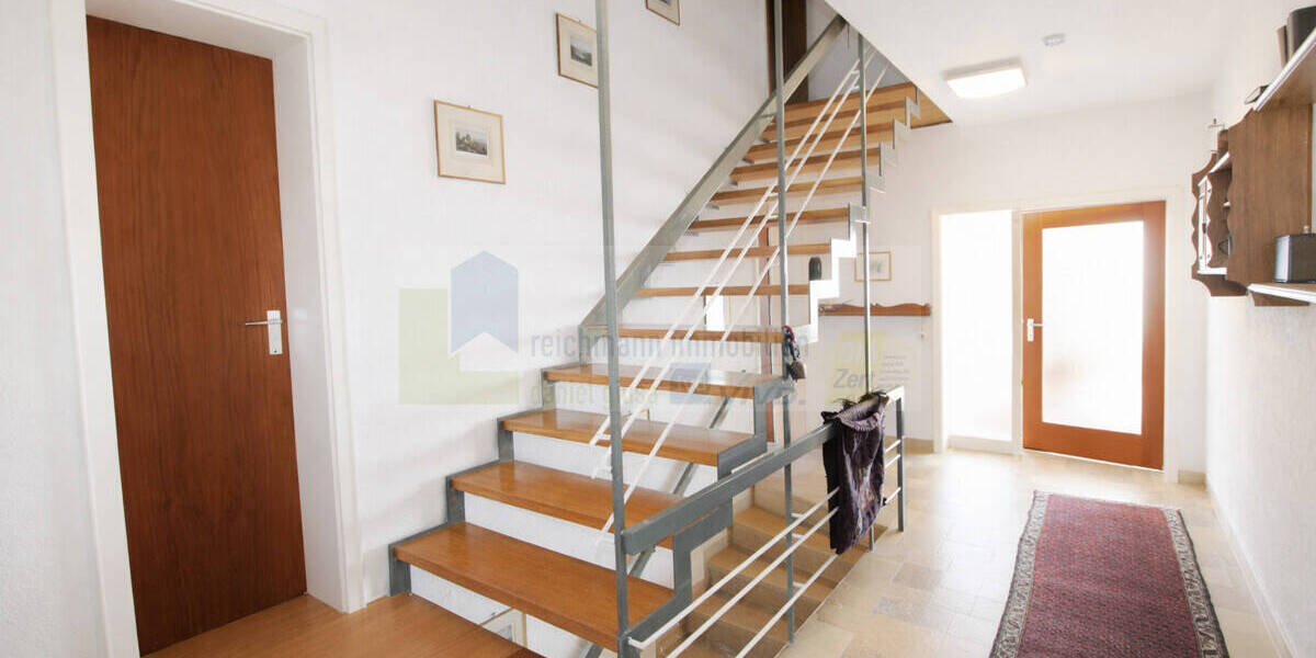 Einfamilienhaus Villingen-Schwenningen Schwenningen - 7 Zimmer, 216 m&sup2;, 790.000&euro; | Angebot:26306048