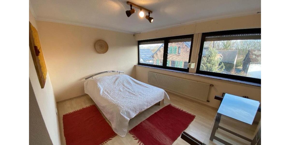 Etagenwohnung Erftstadt - 7 Zimmer, 171 m&sup2;, 2.281&euro; | Angebot:26003682