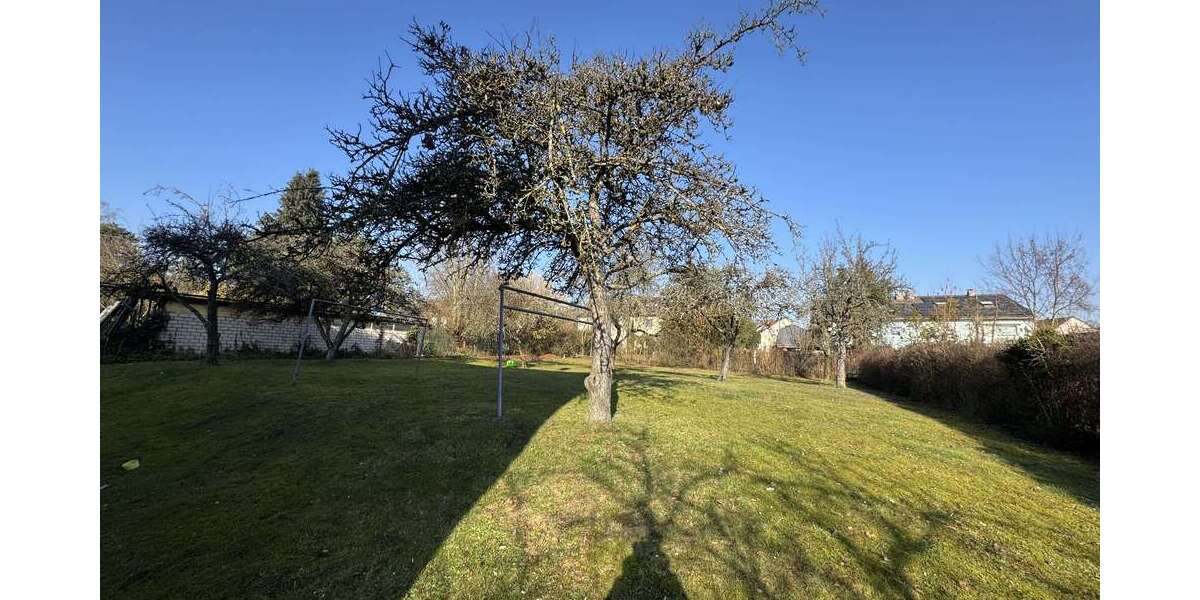 Etagenwohnung Würzburg Heuchelhof - 4 Zimmer, 100 m&sup2;, 1.750&euro; | Angebot:25540200