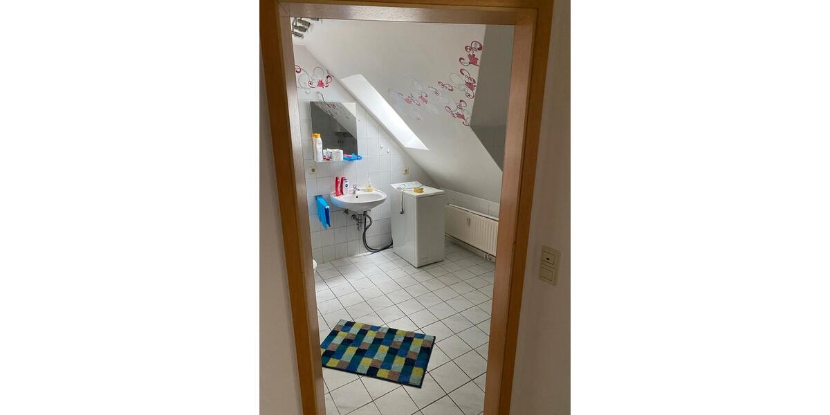 Dachgeschoßwohnung Lüder - 4 Zimmer, 116 m&sup2;, 950&euro; | Angebot:23865055