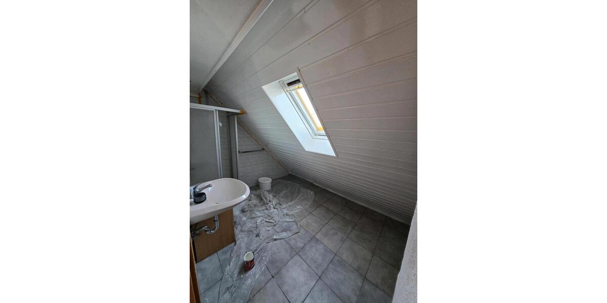 Dachgeschoßwohnung Kindenheim - 3 Zimmer, 85 m&sup2;, 700&euro; | Angebot:25256895