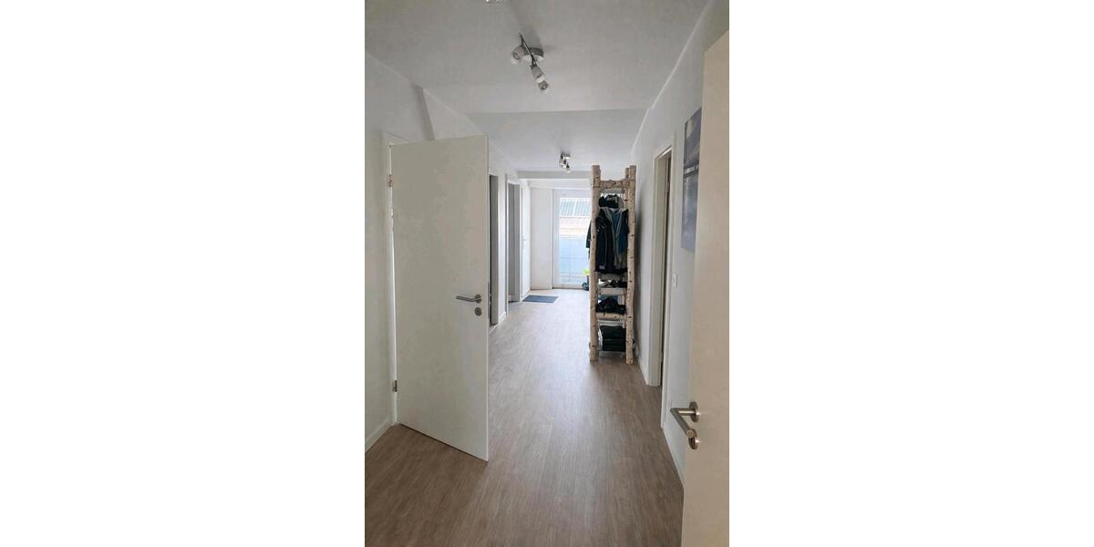 Dachgeschoßwohnung Barmstedt - 3.5 Zimmer, 120 m&sup2;, 1.100&euro; | Angebot:25977843
