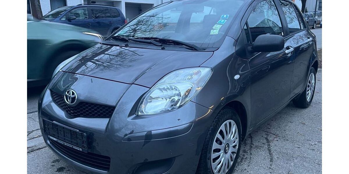 Toyota Yaris 218.000 km 2.390 &euro; Waldkraiburg 84478