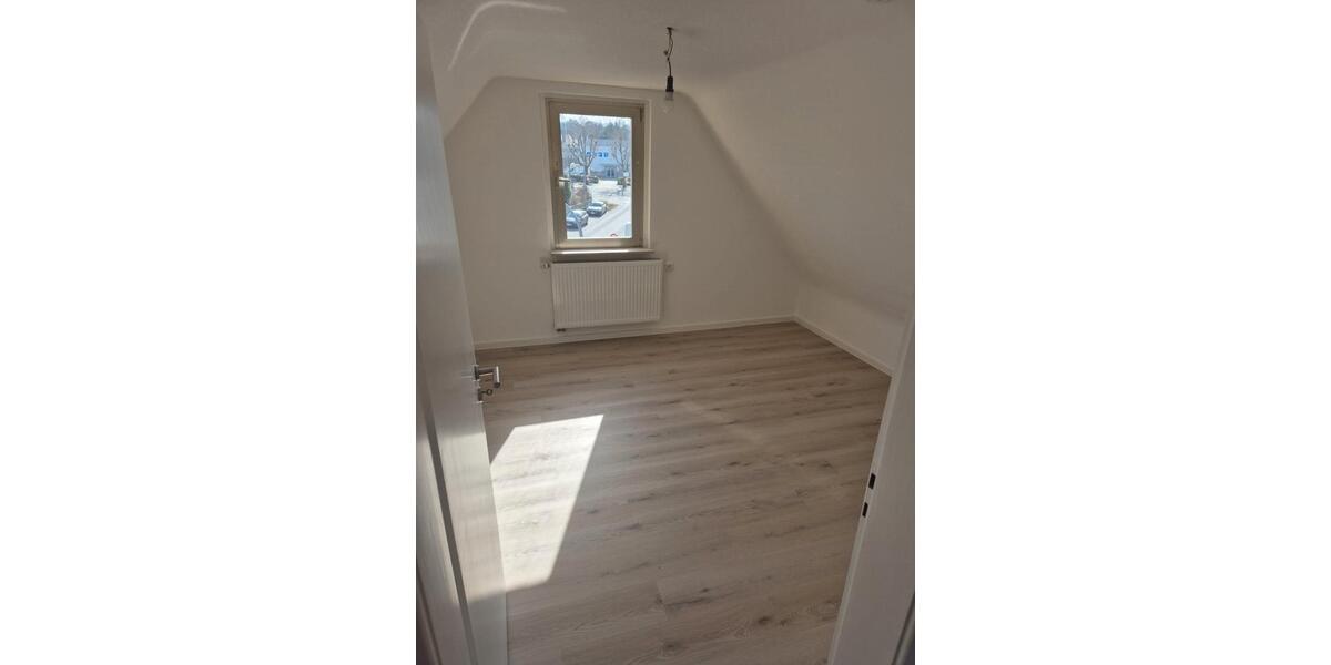 Einfamilienhaus Budenheim - 6 Zimmer, 240 m&sup2;, 1.980&euro; | Angebot:26335694