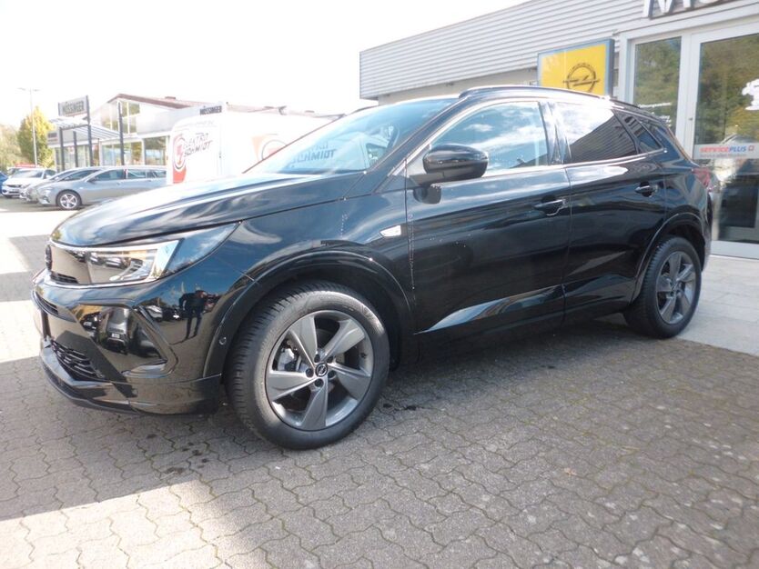 Opel Grandland (X) 11.379 km 26.590 € Emmendingen 79312