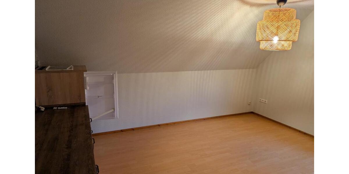 Dachgeschoßwohnung Windeck - 3 Zimmer, 95 m&sup2;, 750&euro; | Angebot:25307156