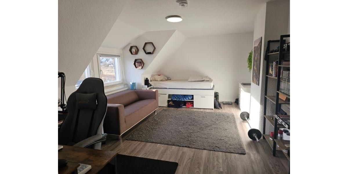 Dachgeschoss Wohnung - komplett modernisiert! 1 zimmer