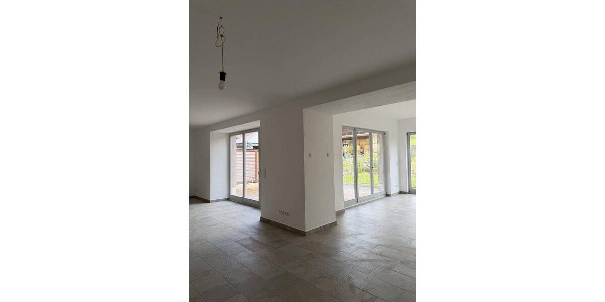 Reihenmittelhaus Pirna ot Graupa Graupa - 5 Zimmer, 195 m&sup2;, 1.950&euro; | Angebot:26827048