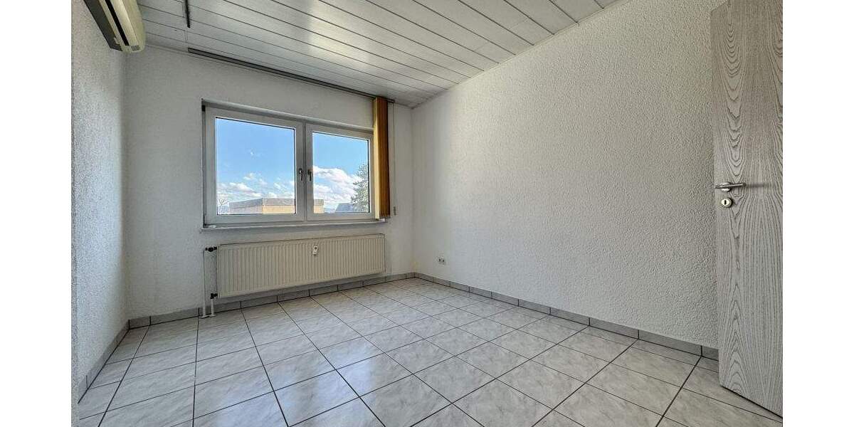 Etagenwohnung Lorsch - 2 Zimmer, 102 m&sup2;, 1.095&euro; | Angebot:24545492