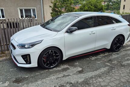 Kia pro ceed / ProCeed 70.400 km 19.450 &euro; Greiz 07973