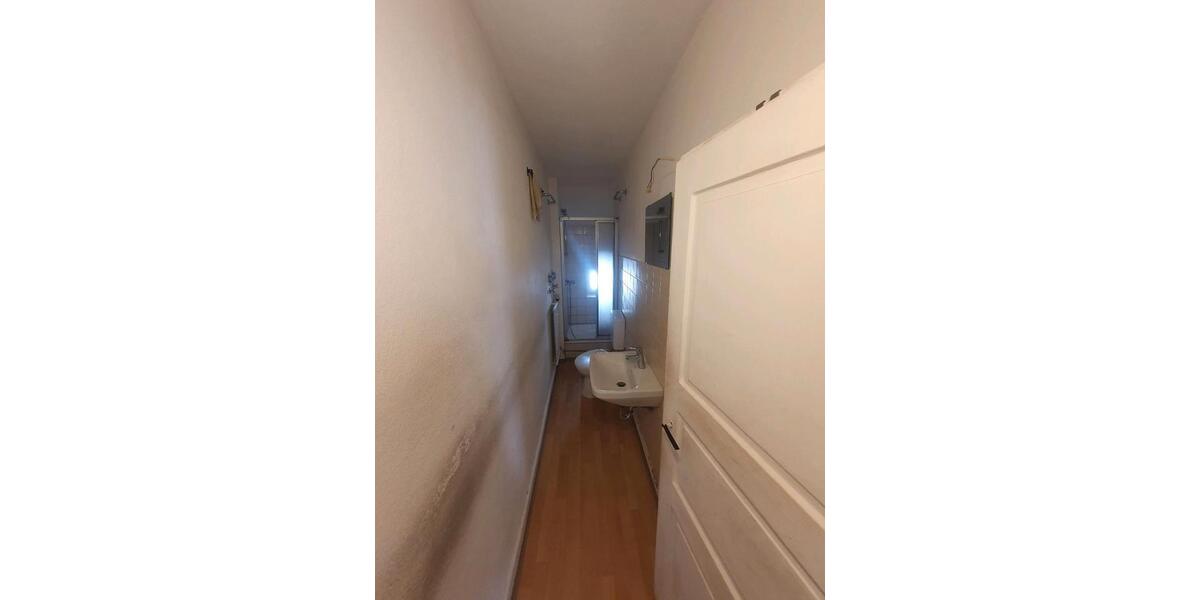 Etagenwohnung Freiburg im Breisgau - 4 Zimmer, 100 m&sup2;, 350&euro; | Angebot:26297530