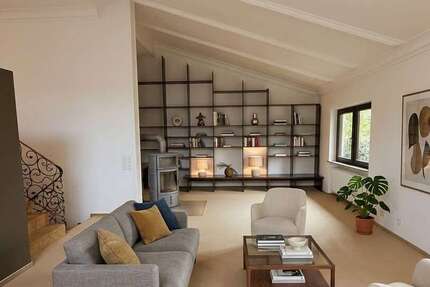 Haus Sulzbach - 7 Zimmer, 210 m&sup2;, 1.750&euro; | Angebot:26630747