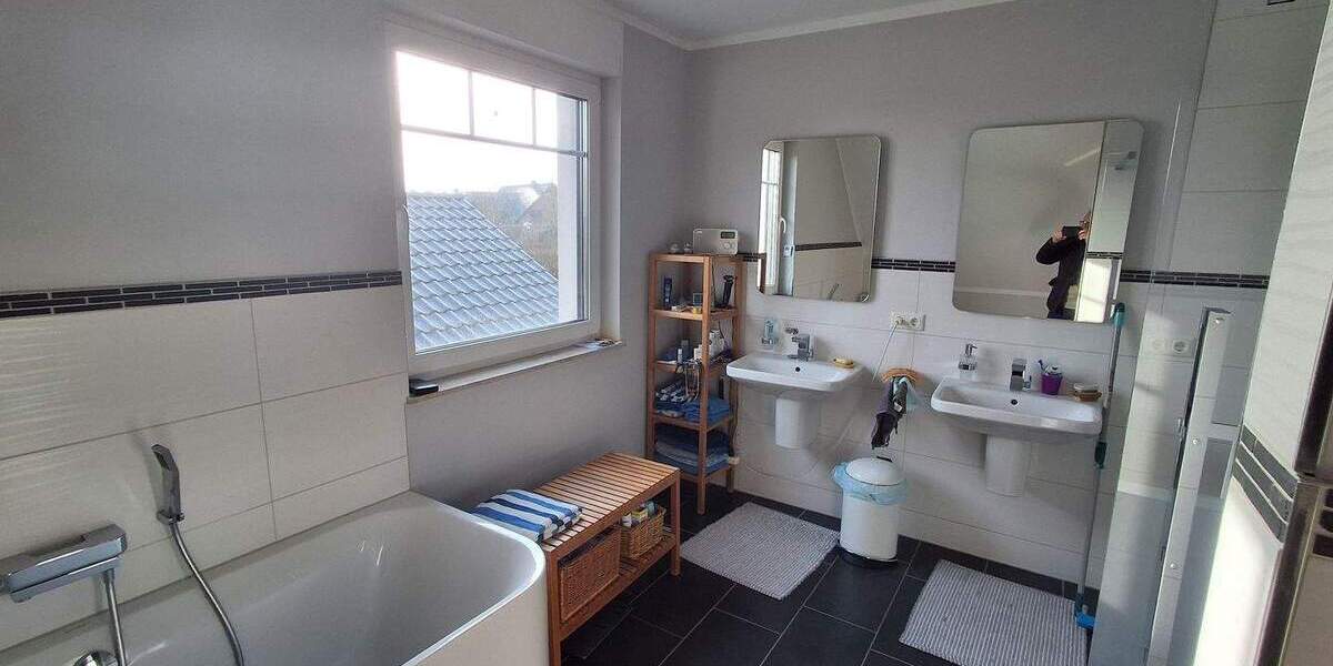 Einfamilienhaus Neuruppin - 5 Zimmer, 170 m&sup2;, 1.700&euro; | Angebot:25819994