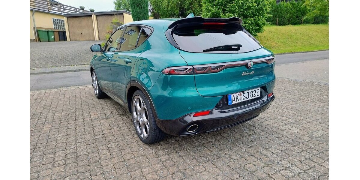Alfa Romeo Tonale 1,3 Veloce Plug-In-Hybrid AWD NAVI/LED 23.985 km 30.500 &euro; Höchstenbach 57629