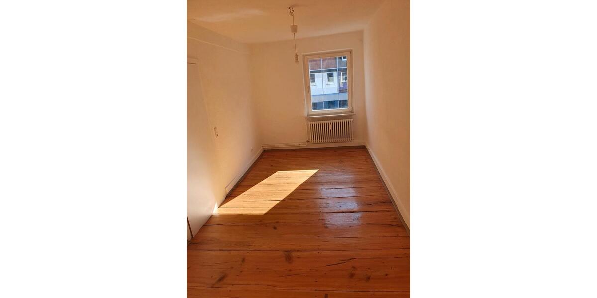 Etagenwohnung Freiburg im Breisgau - 4 Zimmer, 100 m&sup2;, 350&euro; | Angebot:26297530