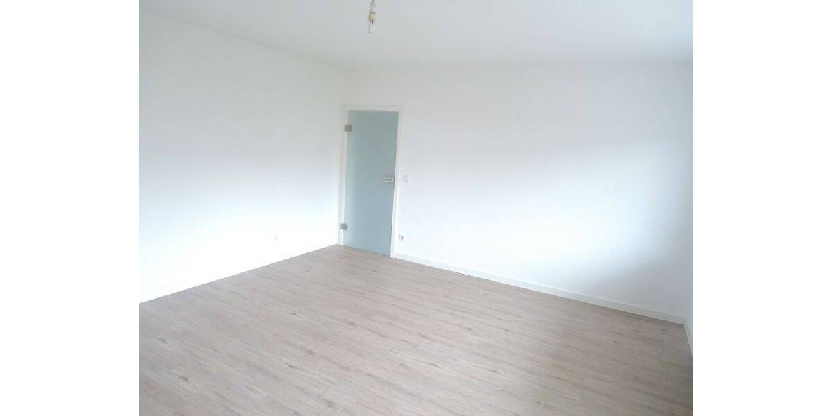 Renovierte und helle Erdgeschosswohnung mit Balkon in stadtnaher Wohnlage 2 zimmer