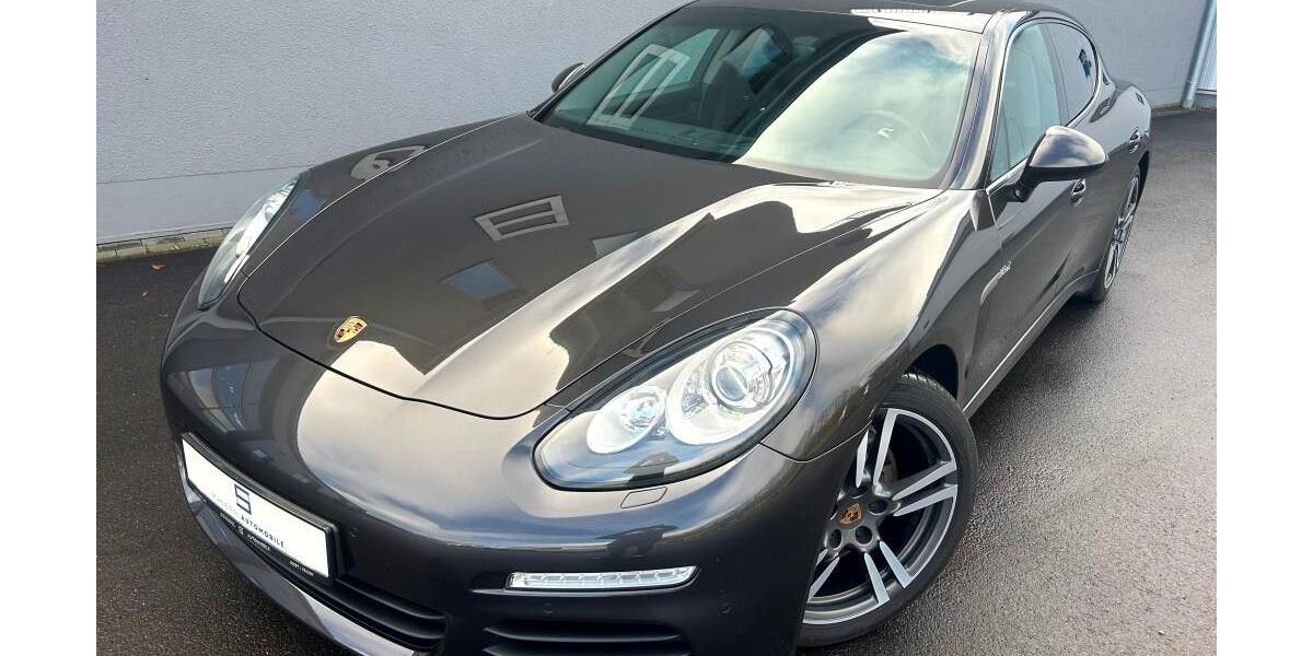 Porsche Panamera 164.560 km 30.497 &euro; Hallschlag 54611