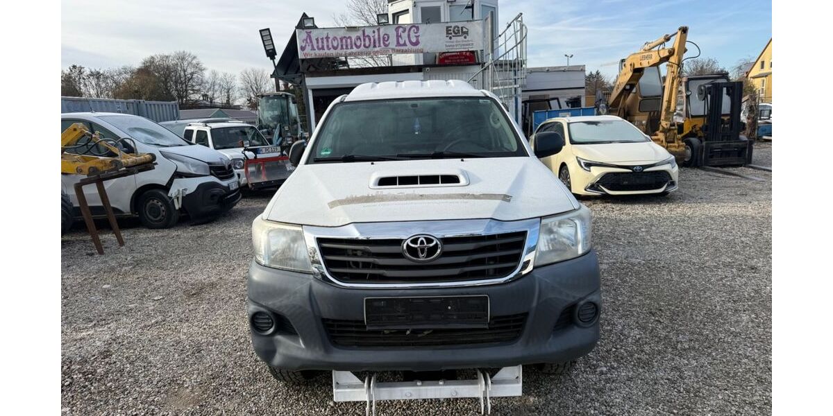 Toyota Hilux 131.000 km 12.500 &euro; München 81245