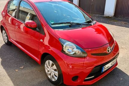 Toyota Aygo (X) 75.350 km 4.900 &euro; Stuttgart 70567