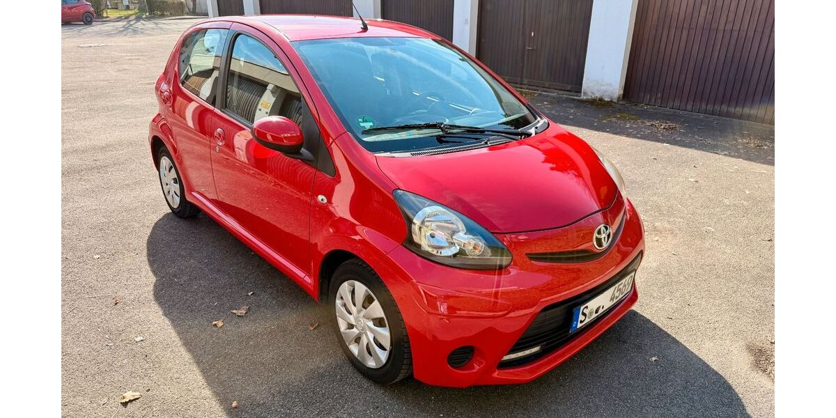 Toyota Aygo (X) 75.350 km 5.290 &euro; Stuttgart 70567