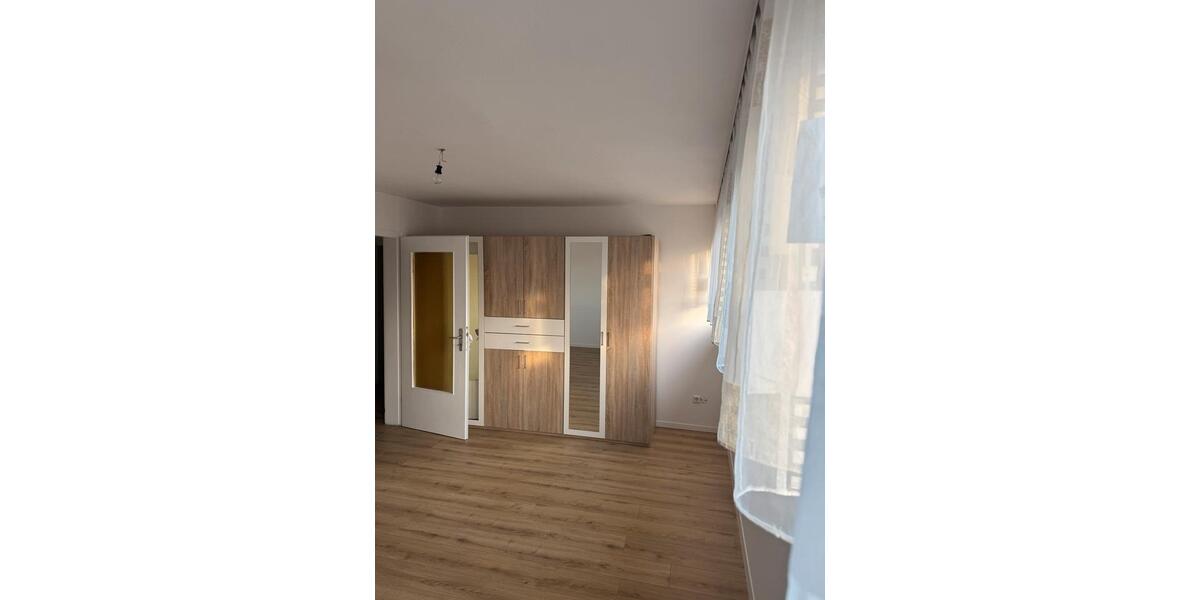 Dachgeschoßwohnung Tübingen - 3 Zimmer, 60 m&sup2;, 880&euro; | Angebot:25992082