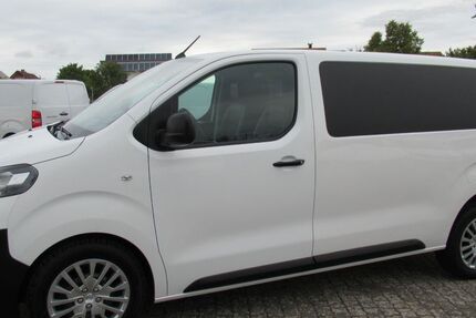 Opel Vivaro 89.000 km 19.900 € Rattelsdorf 96179