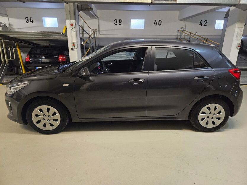 Kia Rio 38.000 km 10.900 € München 81825
