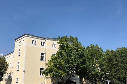 FAMILIEN AUFGEPASST!!! Schöne & geräumige 3-R-Wohnung im Ärztehaus zu vermieten 3 zimmer