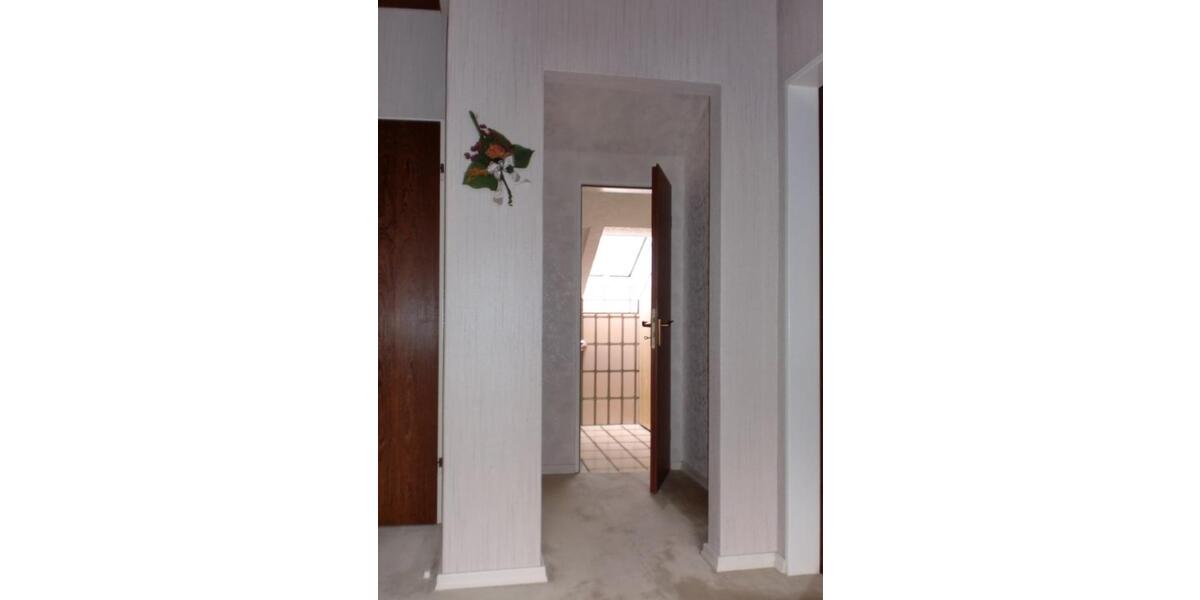 Dachgeschoßwohnung Schloß Holte-Stukenbrock Stukenbrock - 3 Zimmer, 65 m&sup2;, 590&euro; | Angebot:25394224