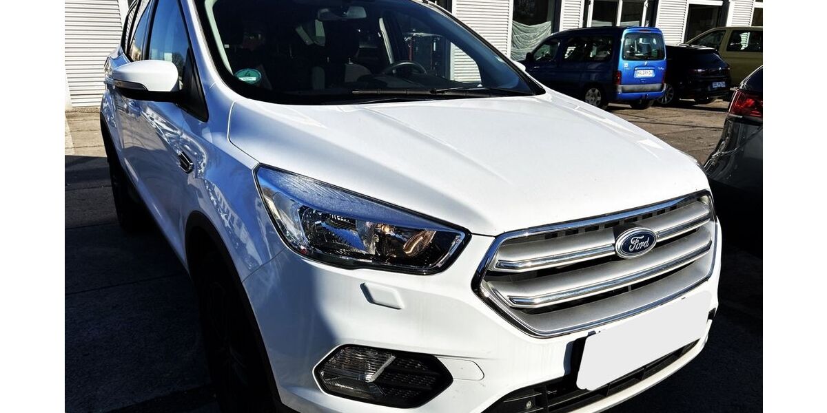 Ford Kuga 84.500 km 11.590 &euro; Hamburg 20537