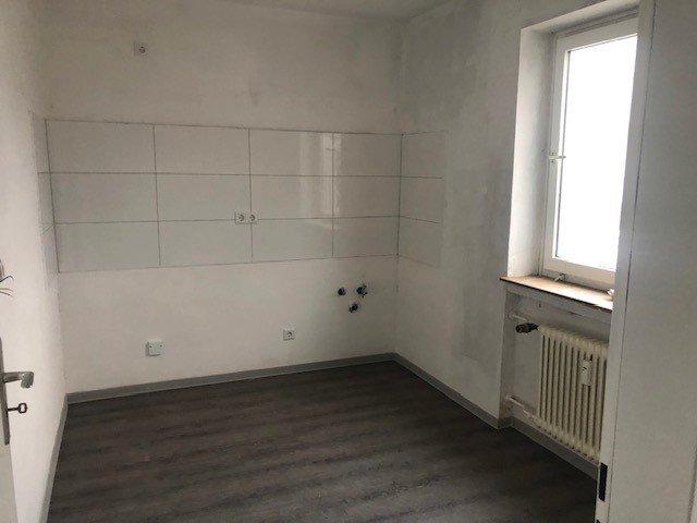 Etagenwohnung Baunatal - 4 Zimmer, 110 m&sup2;, 930&euro; | Angebot:26314378
