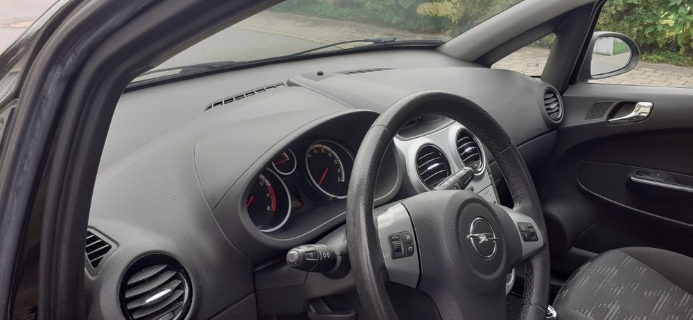 Opel Corsa 207.000 km 2.600 € Winzer 94577