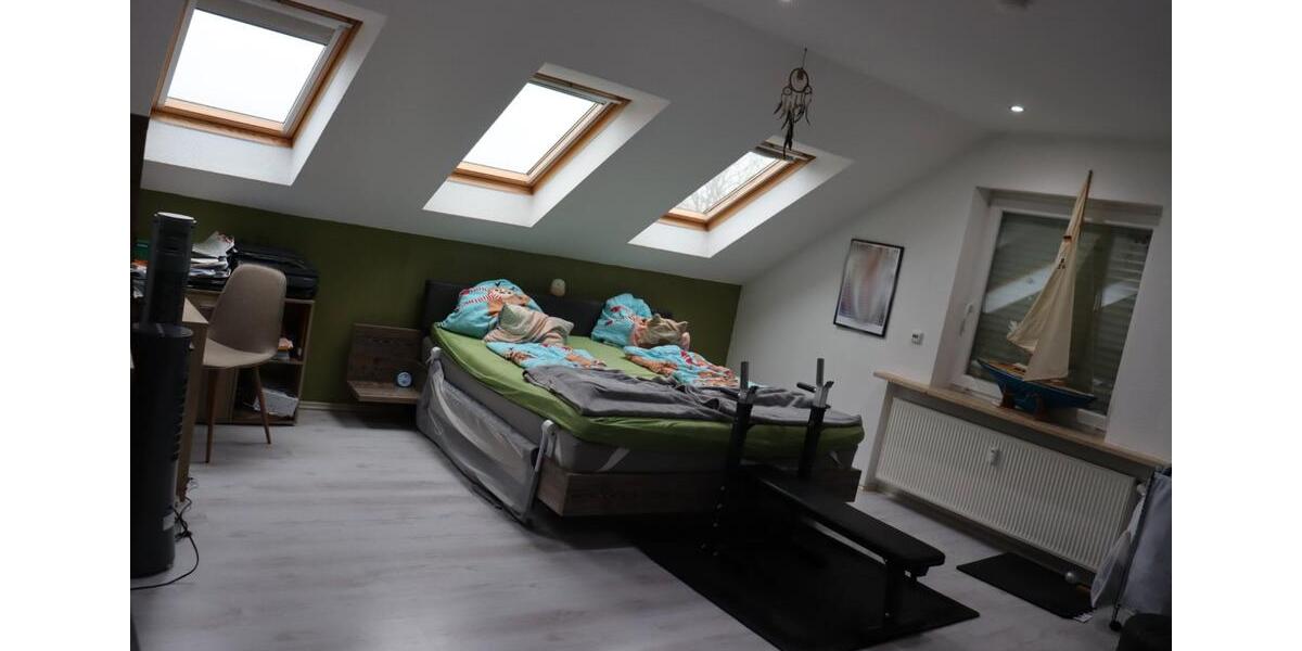 Dachgeschoßwohnung Roth - 3.5 Zimmer, 82 m&sup2;, 195.000&euro; | Angebot:26503548