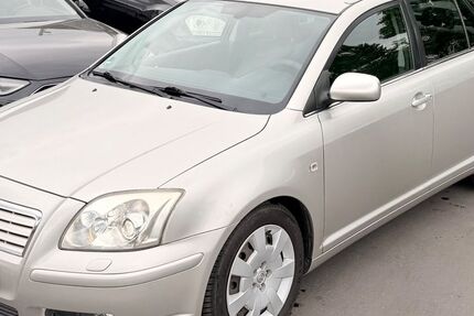 Toyota Avensis 215.000 km 2.999 &euro; Frankfurt am Main 60486