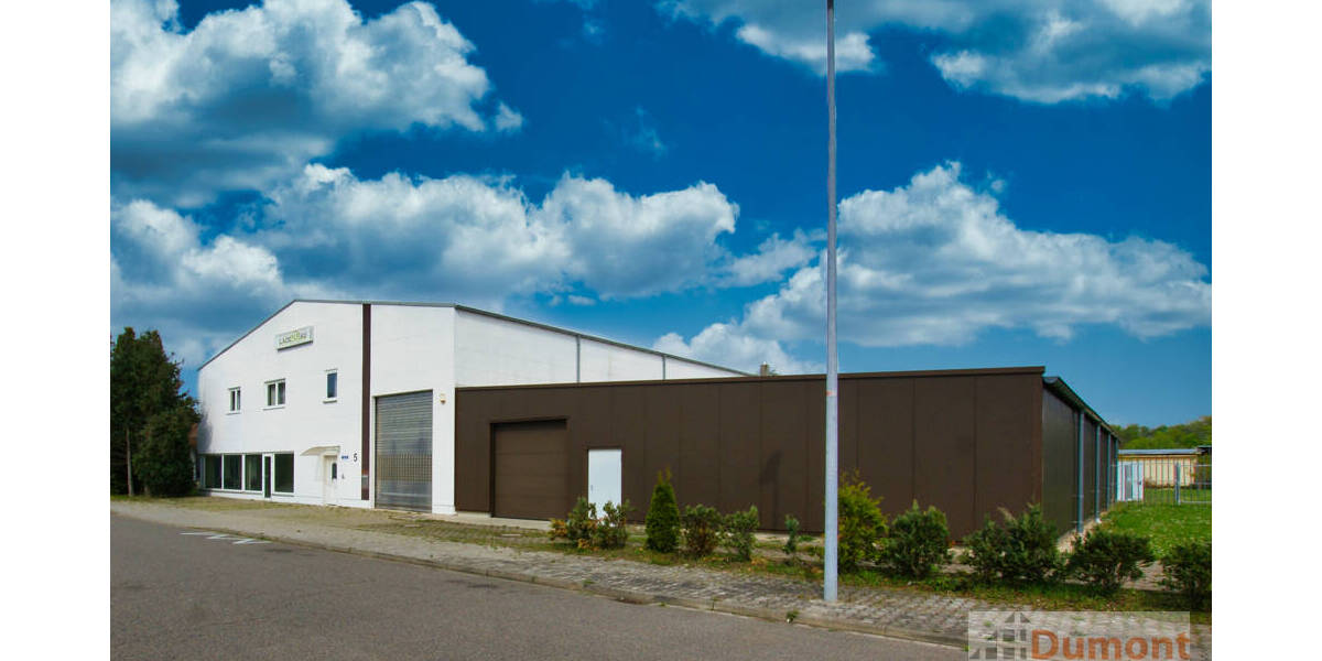 Zahlreiche Möglichkeiten! Büro-Produktions- und Lagerhalle in Merseburg. Nutzen Sie diese Chance! zimmer