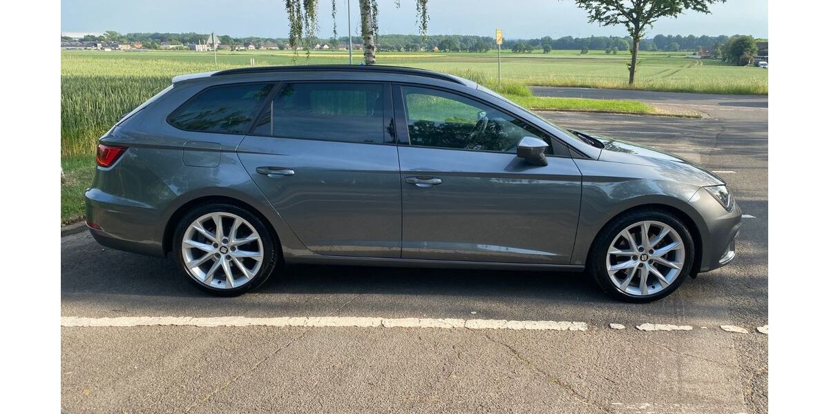 Seat Leon 74.000 km 17.490 &euro; Hückelhoven 41836