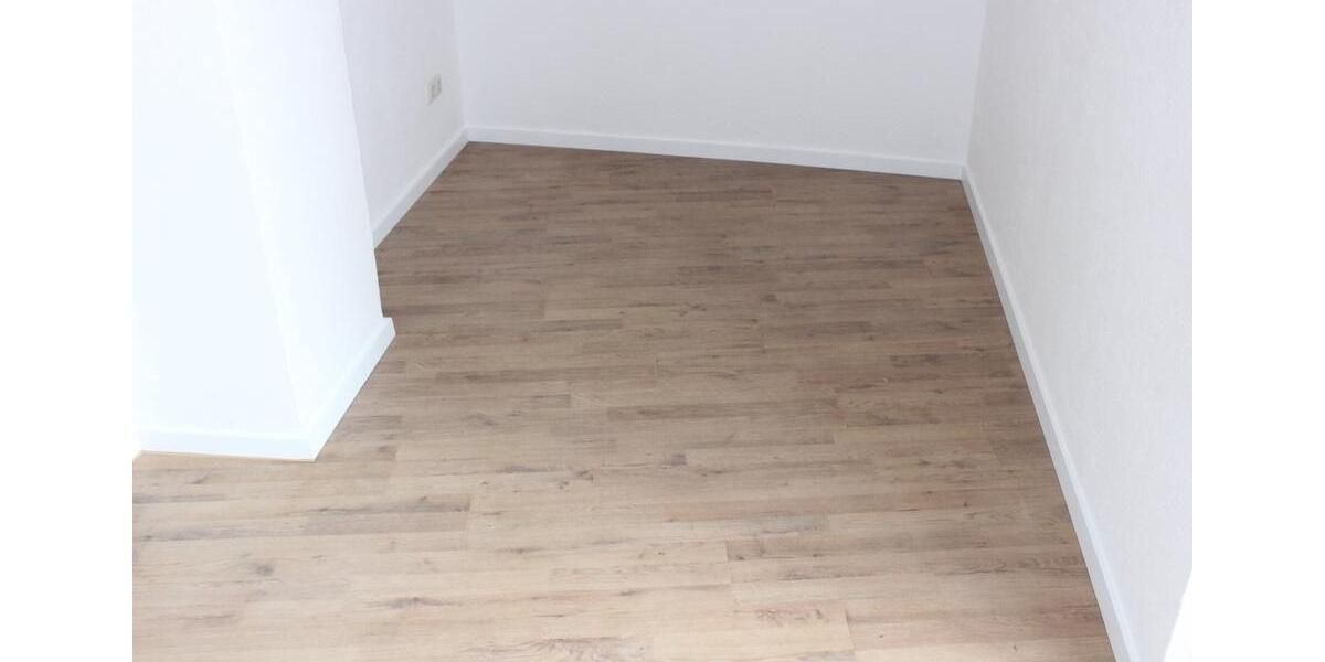 Etagenwohnung Döbeln - 2 Zimmer, 47 m&sup2;, 300&euro; | Angebot:25992549