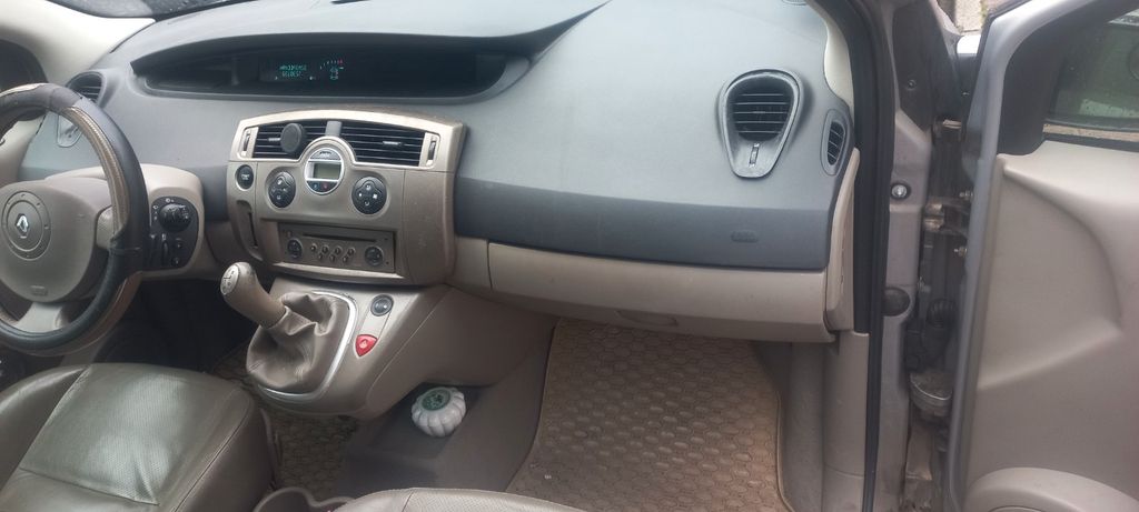 Renault Scenic 180.000 km 1.400 &euro; Bremen 28217