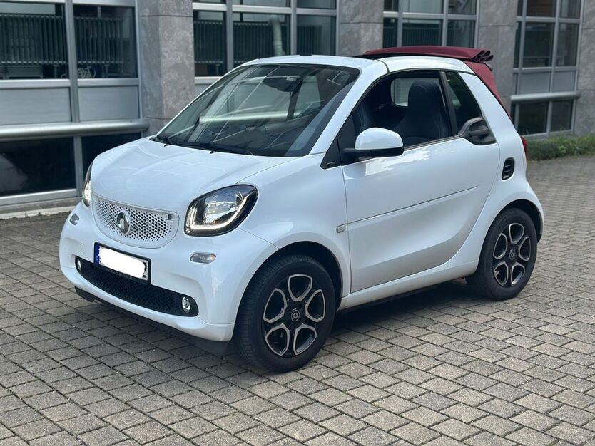 Smart ForTwo 101.300 km 12.990 € München 81827