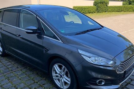 Ford S-Max 129.000 km 12.900 &euro; Dresden 01139