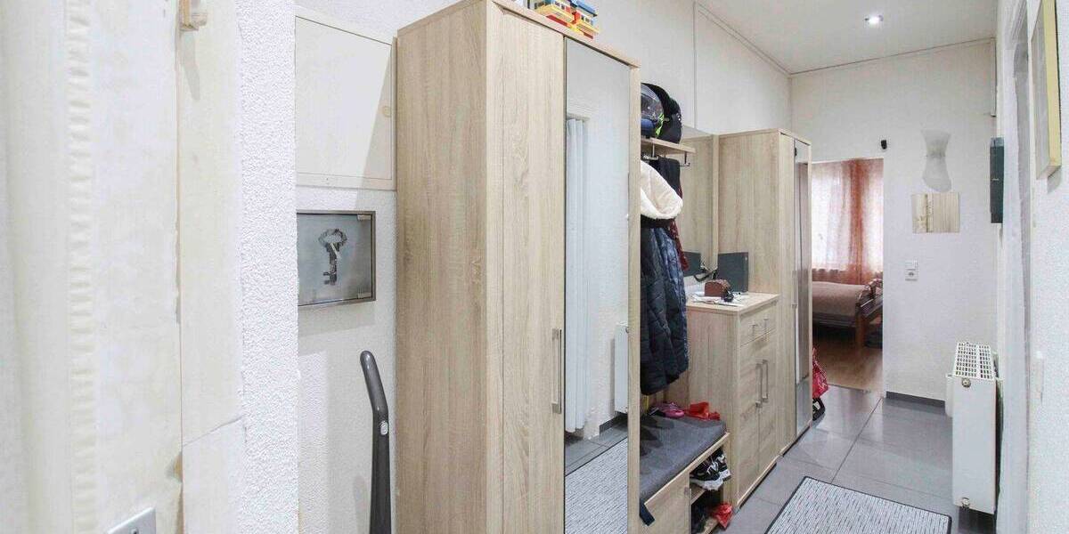 Etagenwohnung Stuttgart Bad Cannstatt - 3 Zimmer, 73 m&sup2;, 260.000&euro; | Angebot:26093380