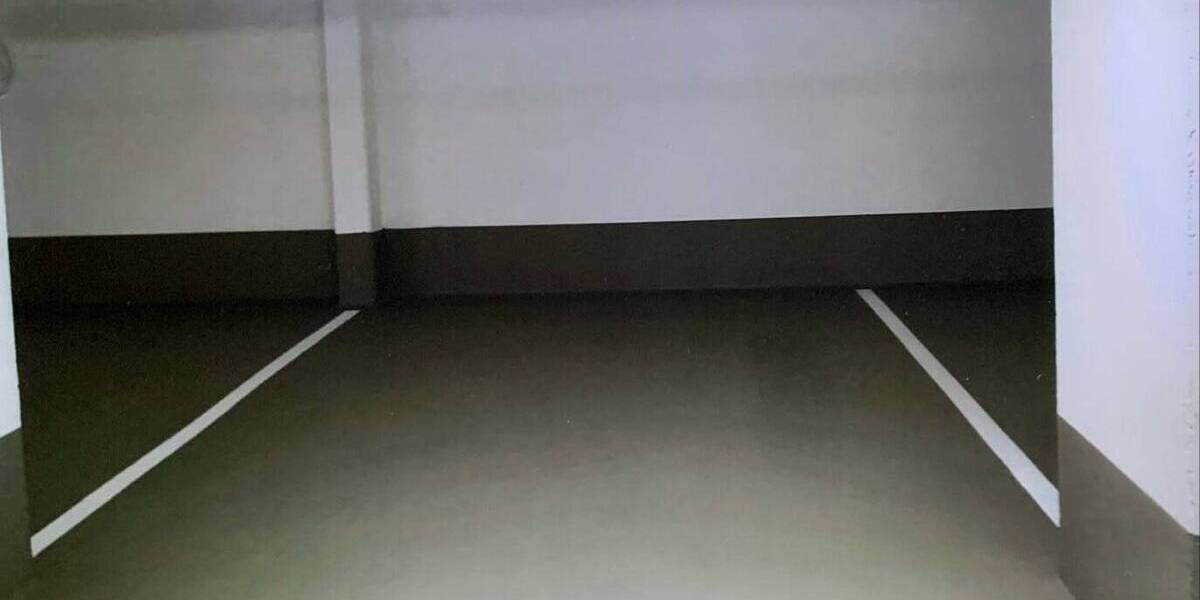 ***überbreiter Garagenstellplatz in Frankfurt*** zimmer